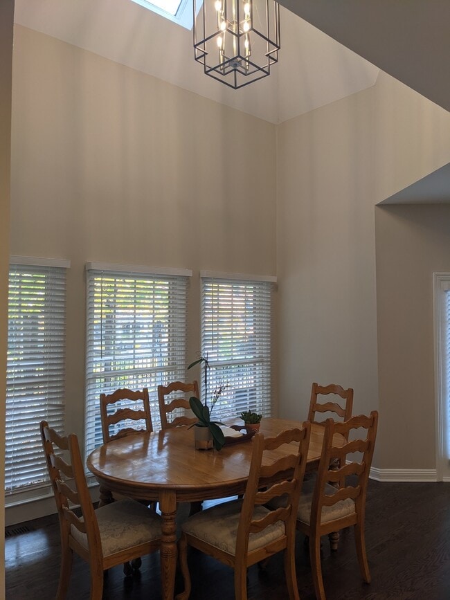 Building Photo - 2835 Reserve Ct