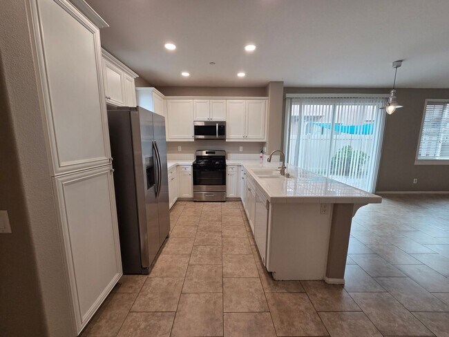 Building Photo - 3+3 condo at Orbella in Oxnard - Close to Beaches and Channel Islands Harbor