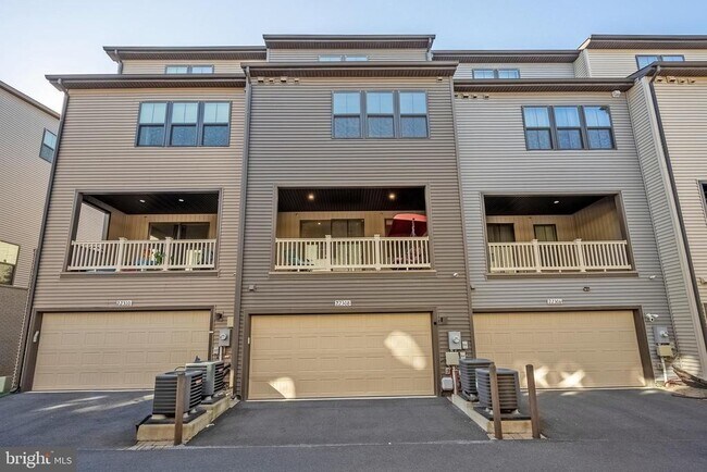 Building Photo - 22308 Seabring Terrace