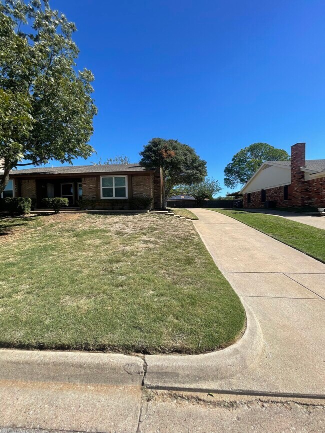 Primary Photo - 7036 Crosstimbers Ln