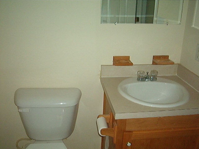 Building Photo - Beautiful Home with a Great Location In Town