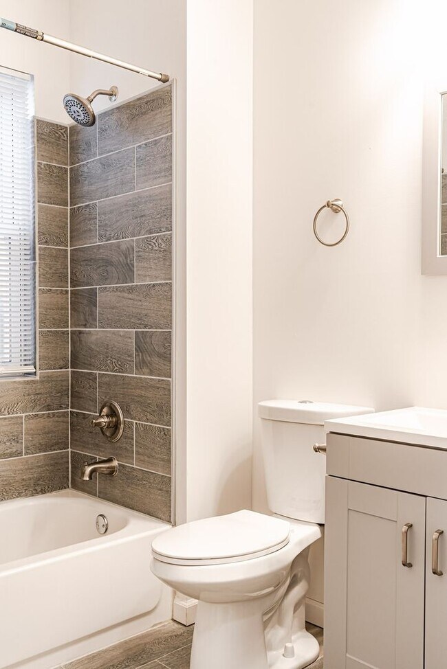 Building Photo - 1516/1518 Lee - FDR