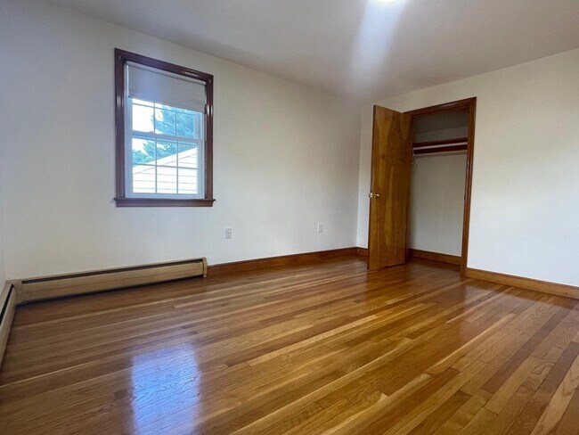 Building Photo - 84 Langley Rd