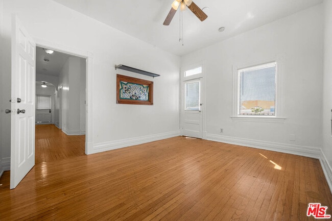 Building Photo - 1223 W 23rd St