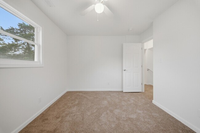 Building Photo - 313 Beacon Hill Ct