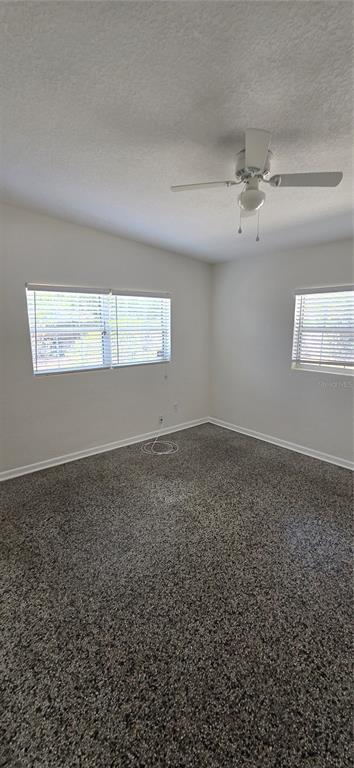 Building Photo - 1500 Roscomare Ave