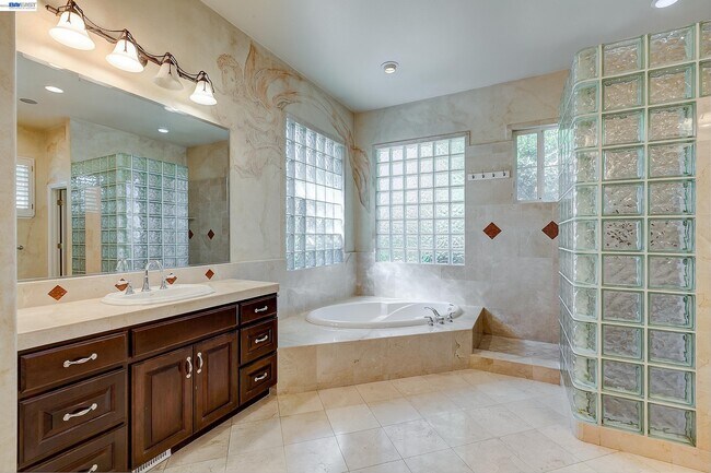 Building Photo - 2779 E Ruby Hill Dr