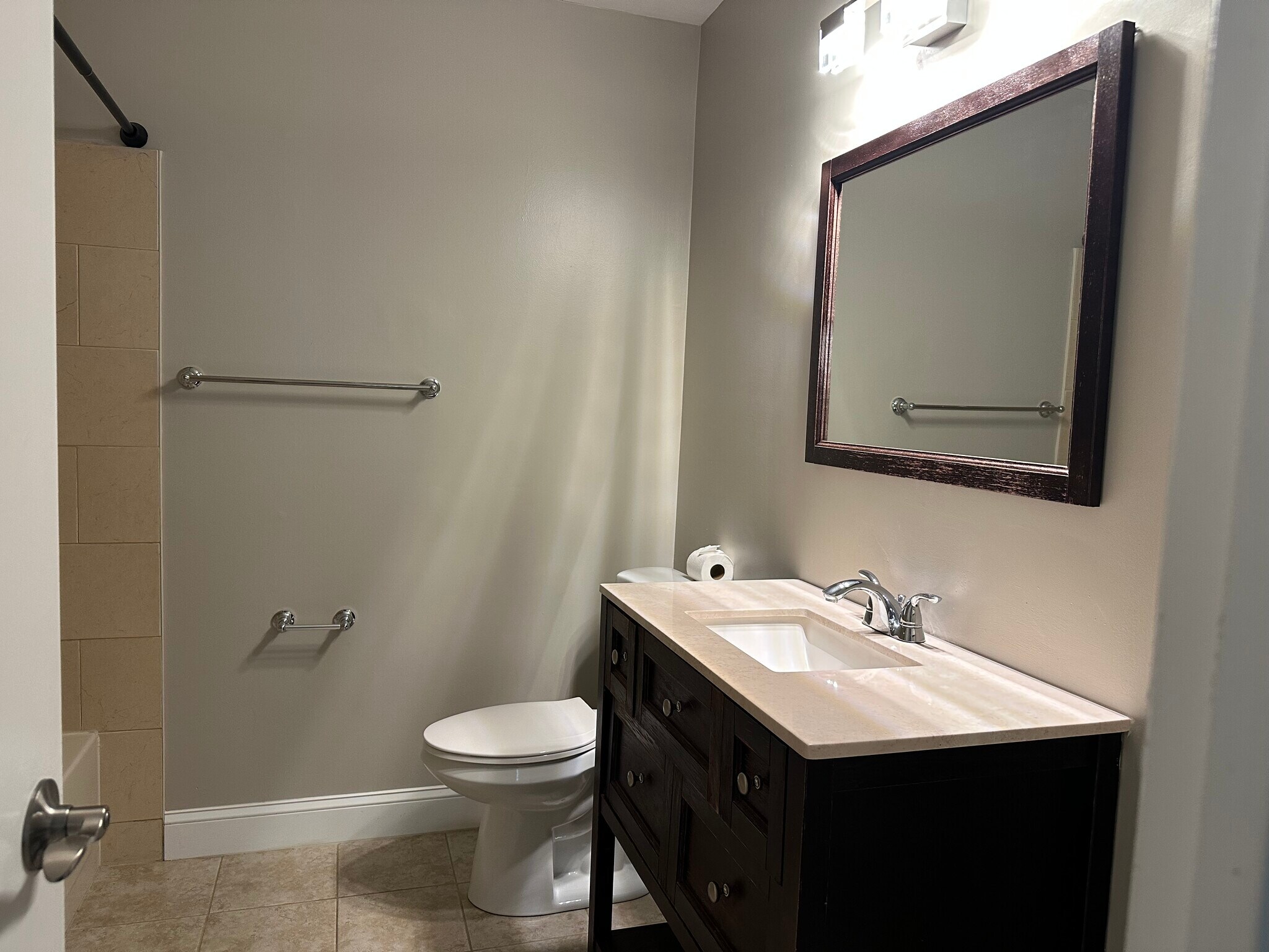 Master Bath - 131 Country Club Dr