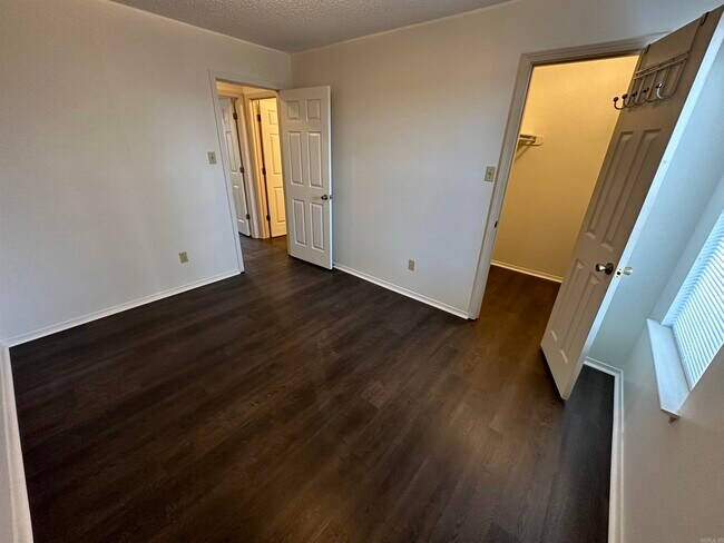 Building Photo - 1608 Waldron Cove