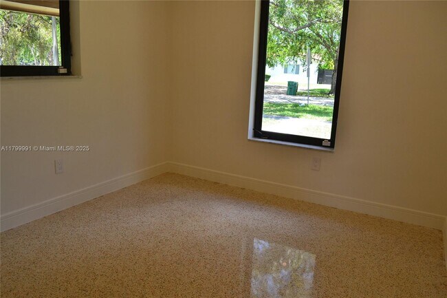 Building Photo - 6310 SW 92nd Ave