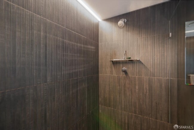 Building Photo - 1160 Mission St