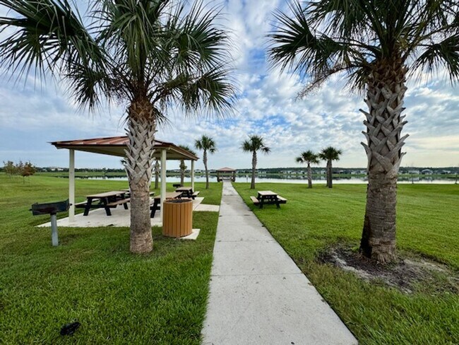 Building Photo - Townhome For Rent in Storey Lake - 3/2.5 w...