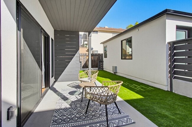 Building Photo - Brand New Construction – 3 Bed / 2 Bath Duplex Home in Normal Heights