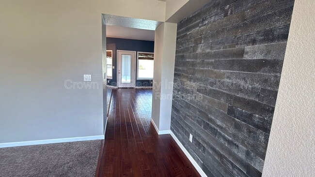Building Photo - 885 Tom Fowler Dr