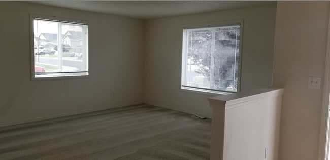 Building Photo - Close to Sage Point Elementary, Garage, Single Level Home