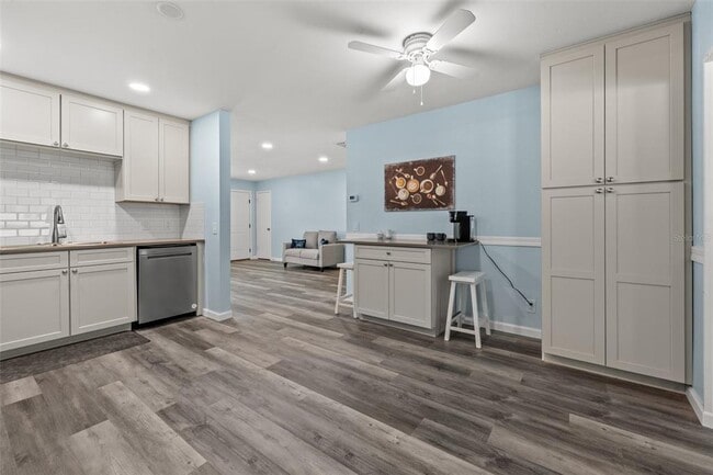 Building Photo - 2832 47th Ave S