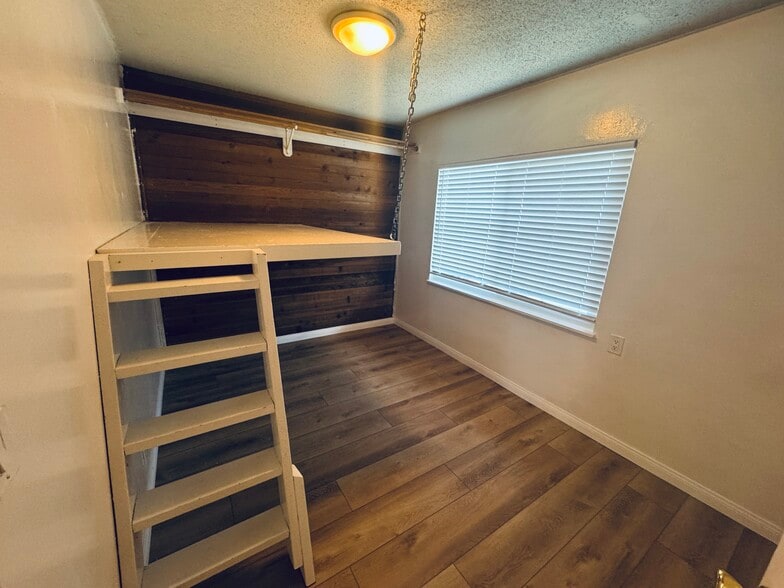 Building Photo - 6705 Trigo Rd