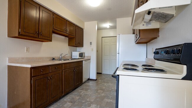 Building Photo - Westside 3rd Floor Condo