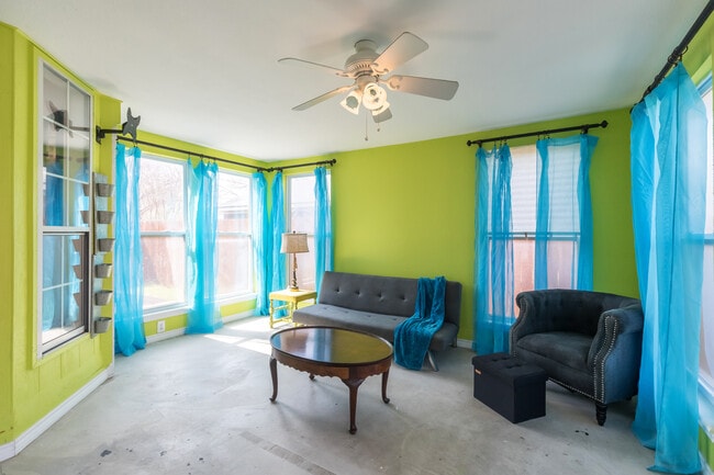 Building Photo - 5072 Big Sky Dr