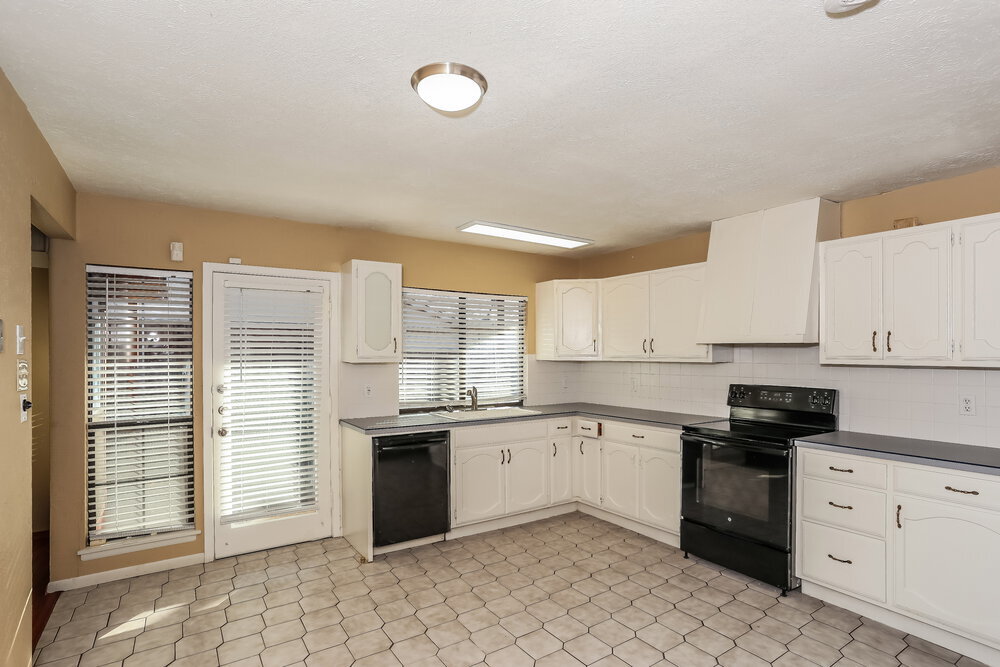 Building Photo - 1913 Sandra Ln