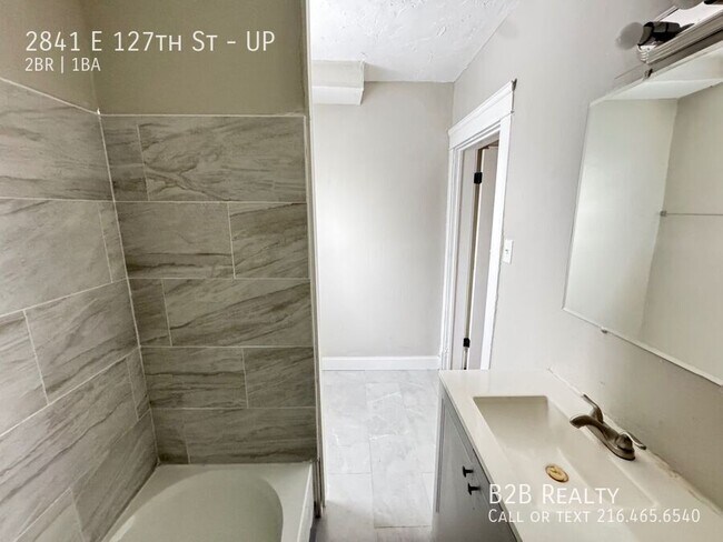 Building Photo - 2841 E 127th St