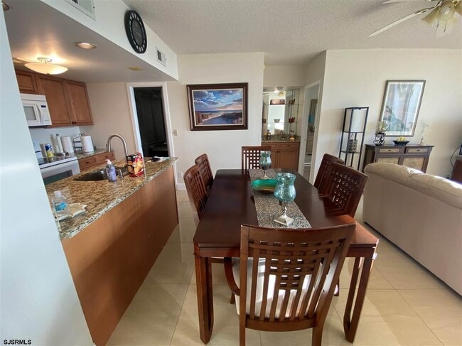 Building Photo - 3851 Boardwalk