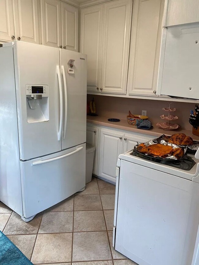 Building Photo - 4893 Niagara Ave