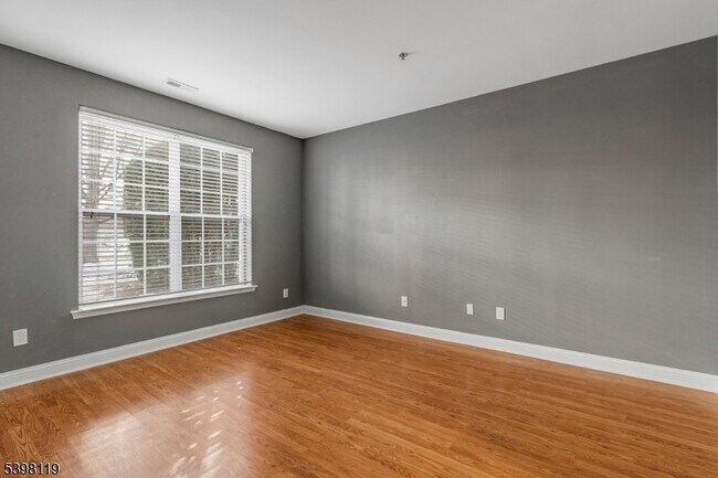 Building Photo - 225 Windmill Ct