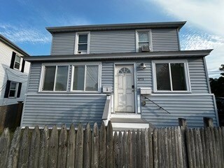 Building Photo - 1173 Sea St