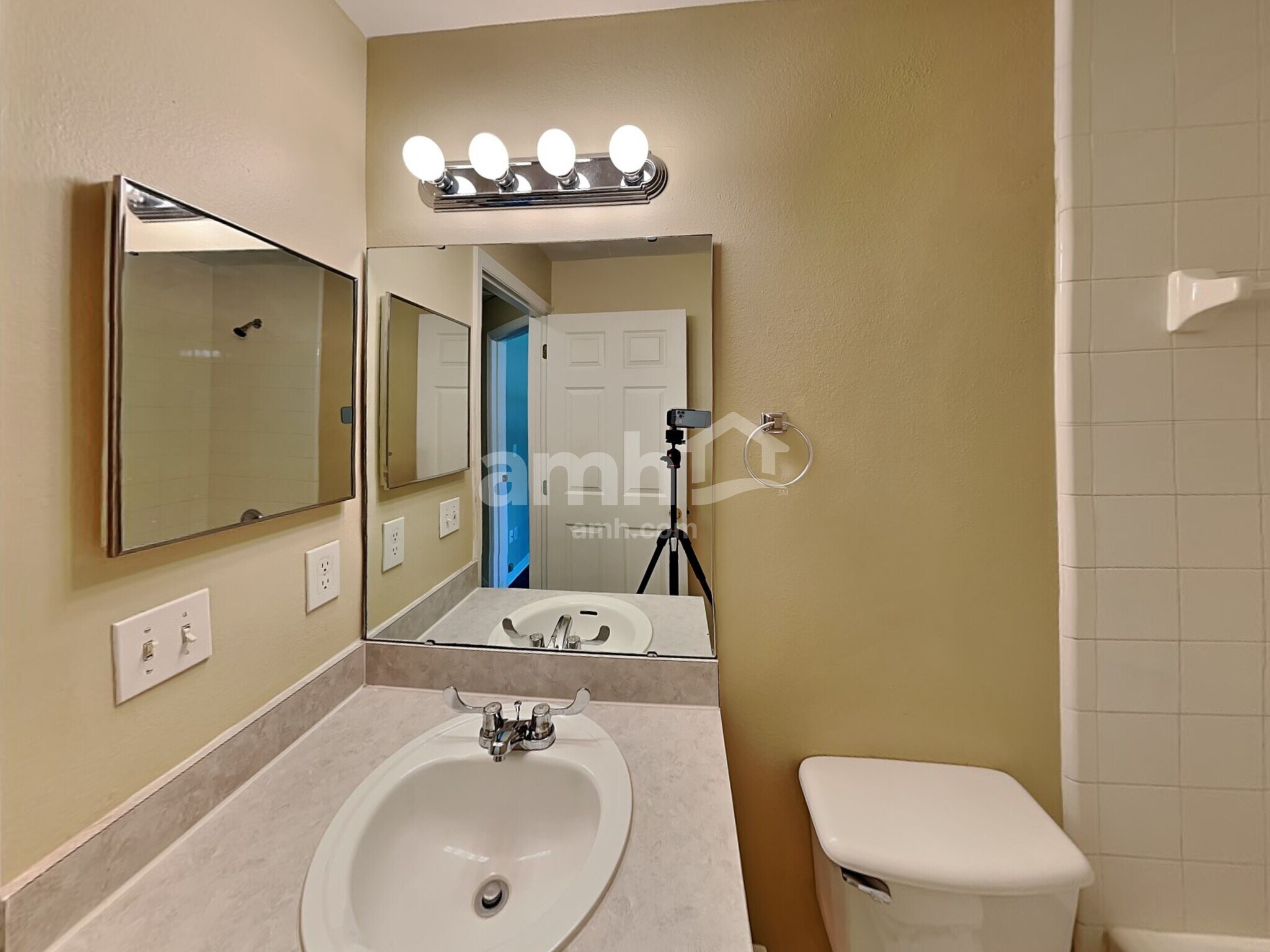 Building Photo - 10717 Siena Dr