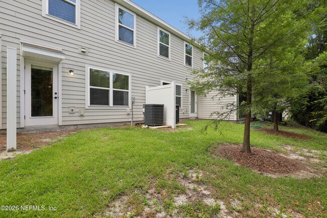 Building Photo - 5988 Creekside Crossing Dr