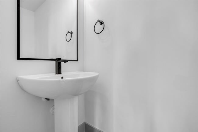 Building Photo - 5303 Kindred Gdn Ln