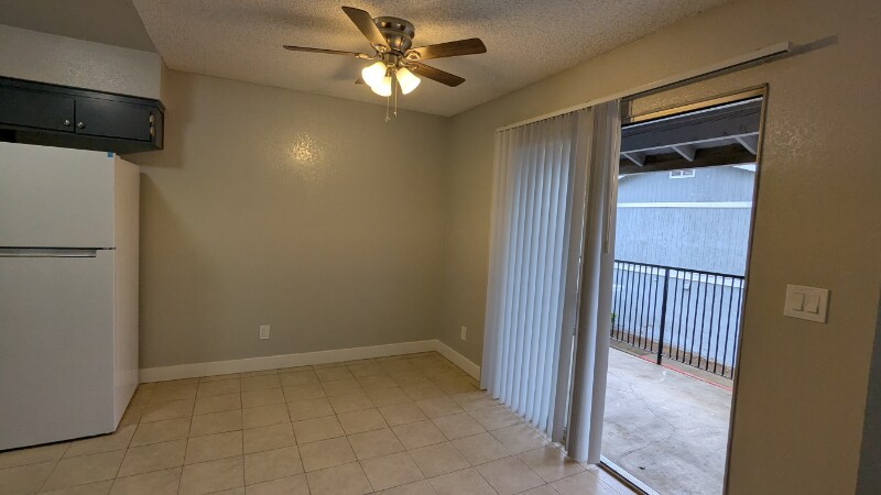 Building Photo - 815 N Peach Ave