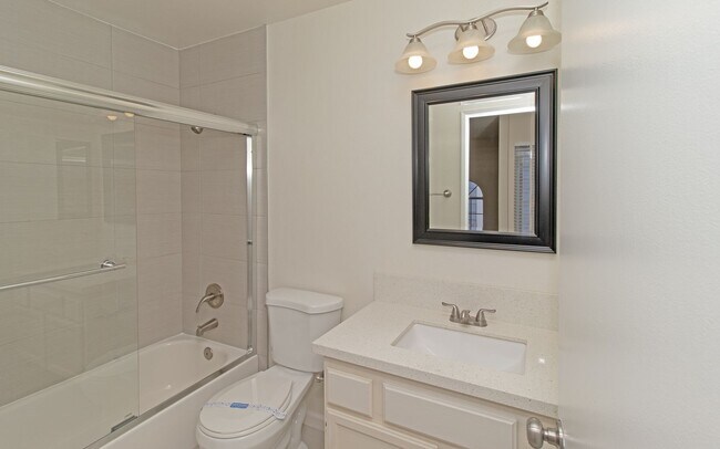 Building Photo - Home in the Community of Del Mar Highlands!