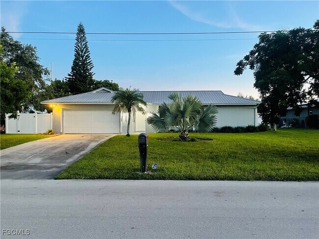 Primary Photo - 1518 SE 32nd St