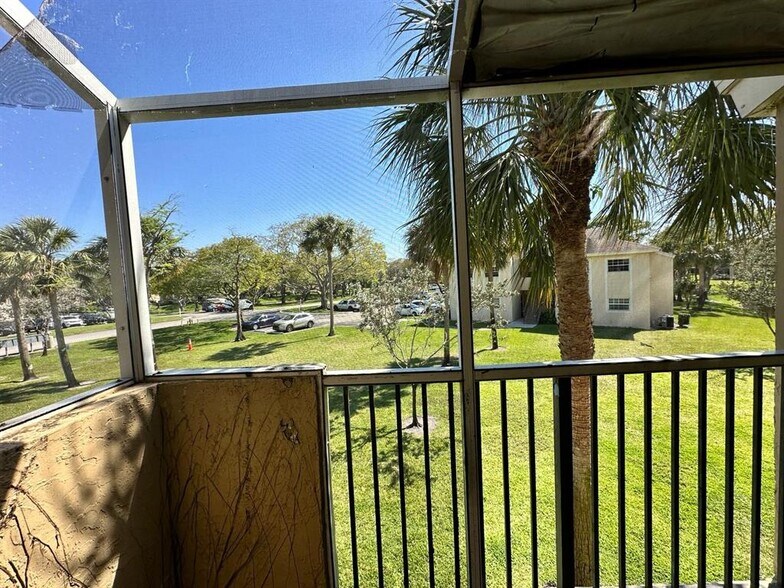 Building Photo - 800 Cypress Park Way