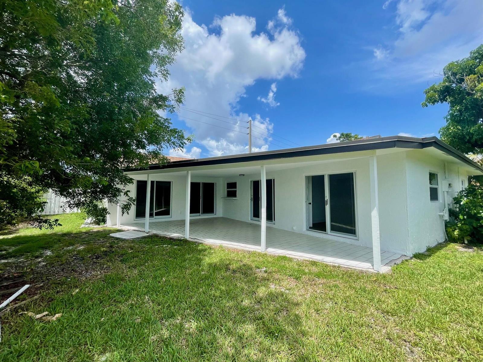 Building Photo - 6606 NW 95th Ave