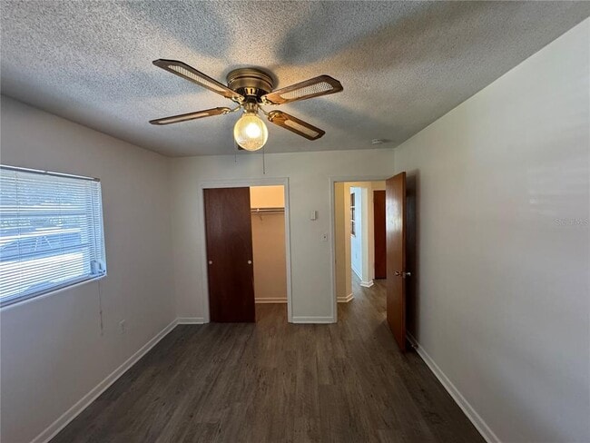 Building Photo - 1307 N Fern Creek Ave