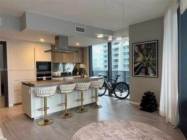 Building Photo - 1000 Brickell Plaza