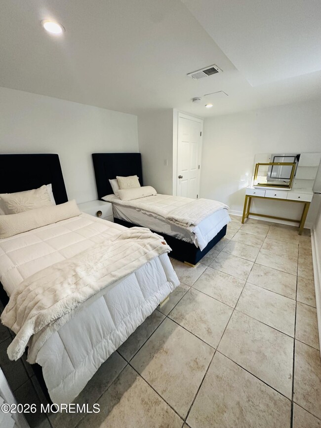 Building Photo - 175 Delaware Ave