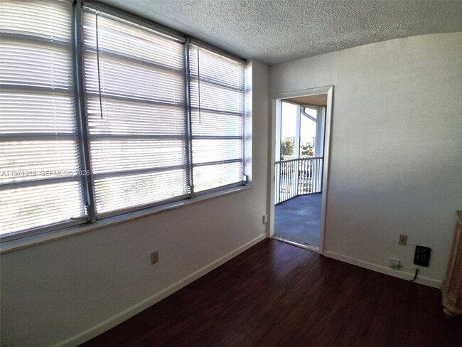 Building Photo - 1770 NE 191st St