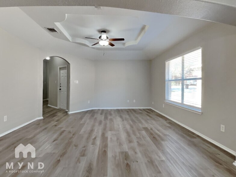 Building Photo - 6614 Estes Flats