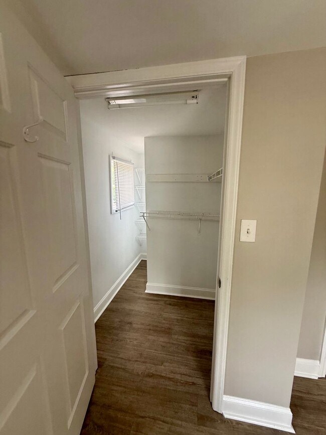 Building Photo - Three bedroom, 2.5 bath house in Graham