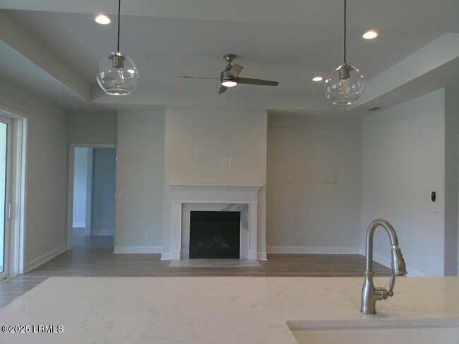 Building Photo - 443 Crane Ct