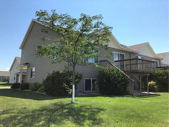 Building Photo - 3 Bed, 3 Bath Townhome in West Fargo!