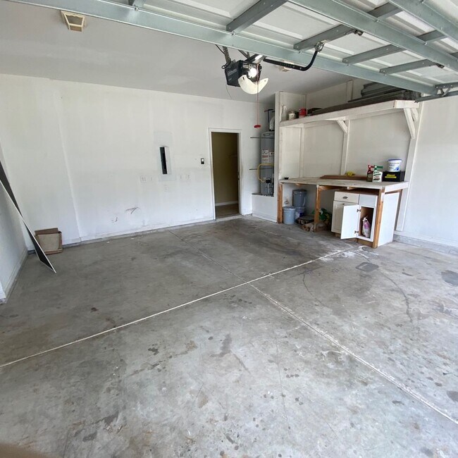 Building Photo - Plum Creek 4Br 2.5Ba