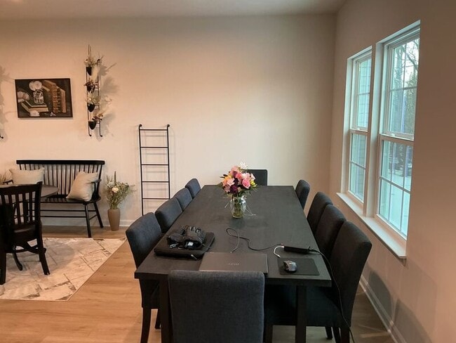 Building Photo - 836 Blackcomb Dr