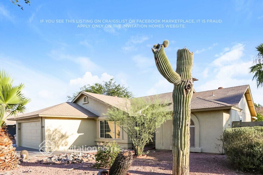 Building Photo - 8226 W Larkspur Dr