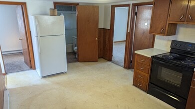 Building Photo - 24 Mechanic St