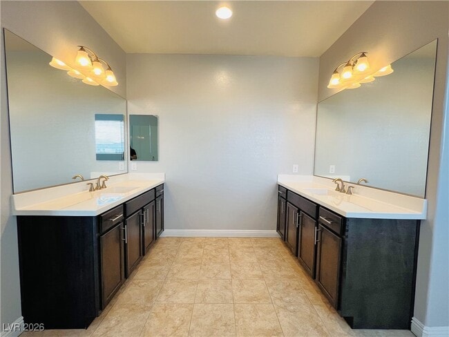 Building Photo - 294 Caddy Drop Ln